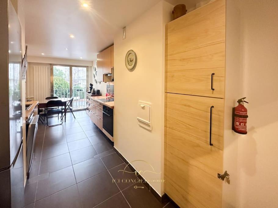 L'Archimede - Parking Prive Apartman Versailles Kültér fotó