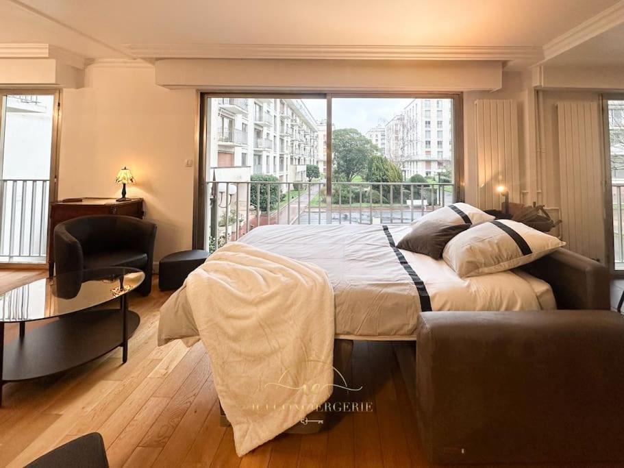 L'Archimede - Parking Prive Apartman Versailles Kültér fotó