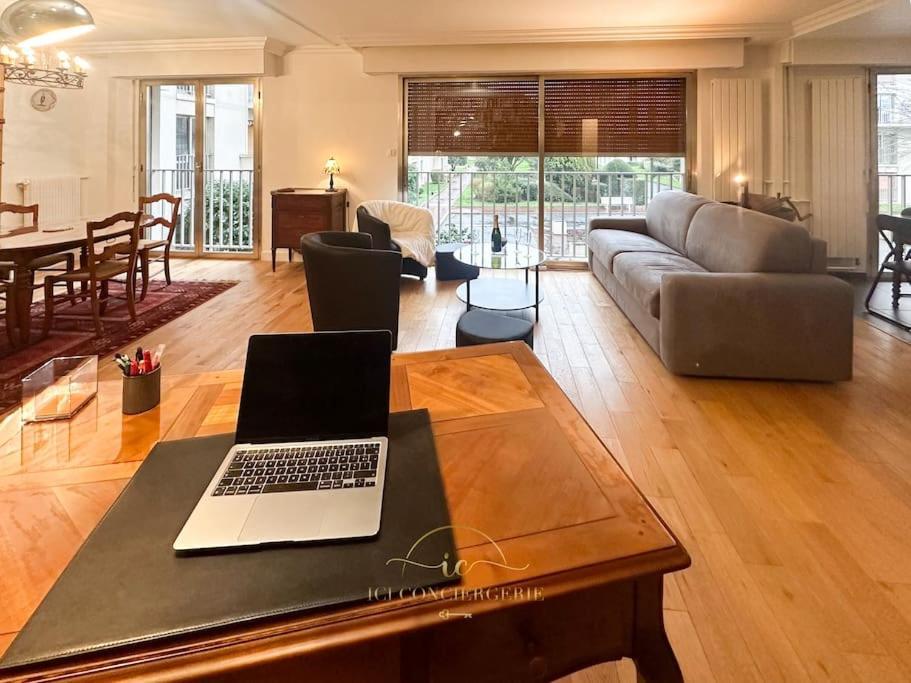 L'Archimede - Parking Prive Apartman Versailles Kültér fotó